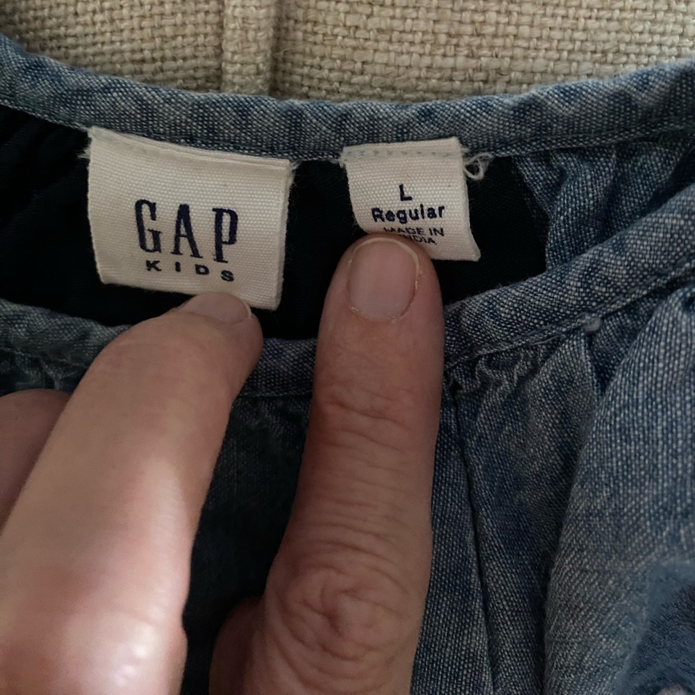 Girls Chambray Eyelet Blouse - Picture 6 of 7